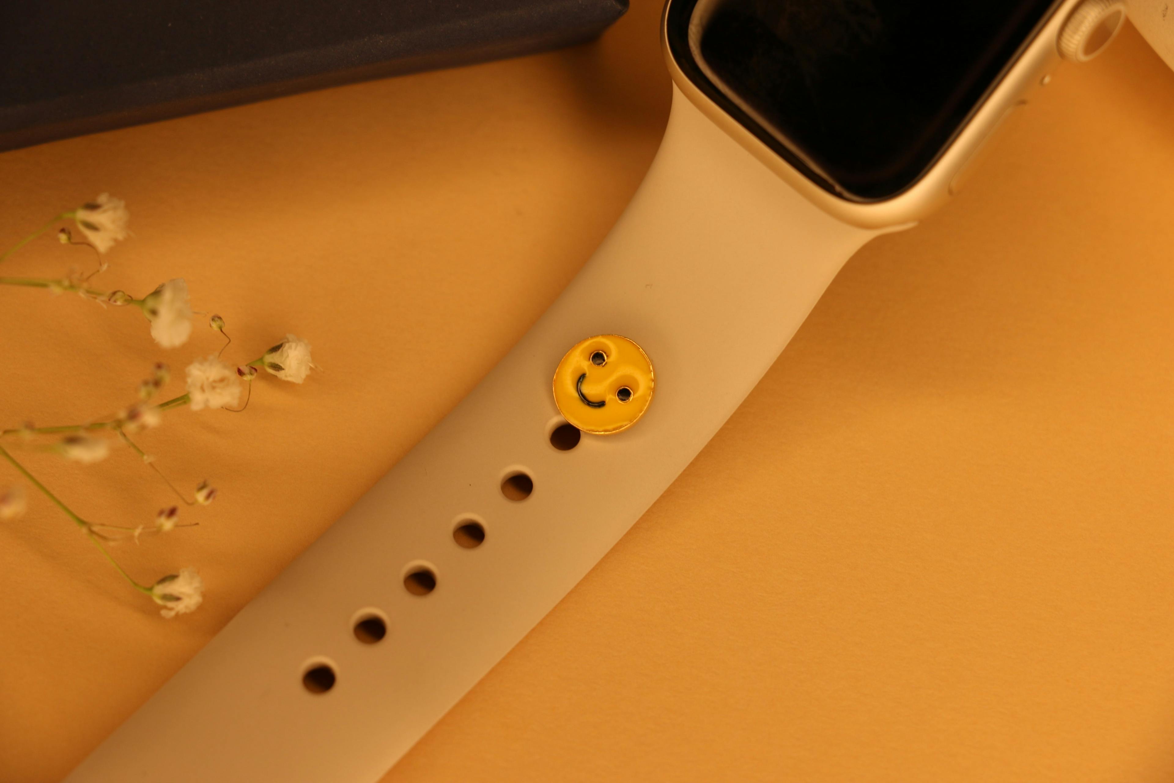 Thumbnail preview #2 for Smiley watch button