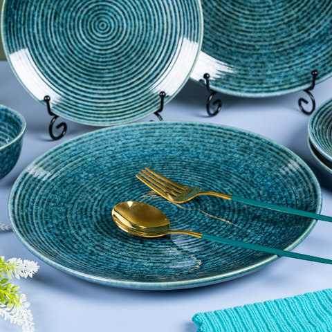 Blue Color Dinner Set with Spiral Design - Set of 4, a product by The Golden Theory