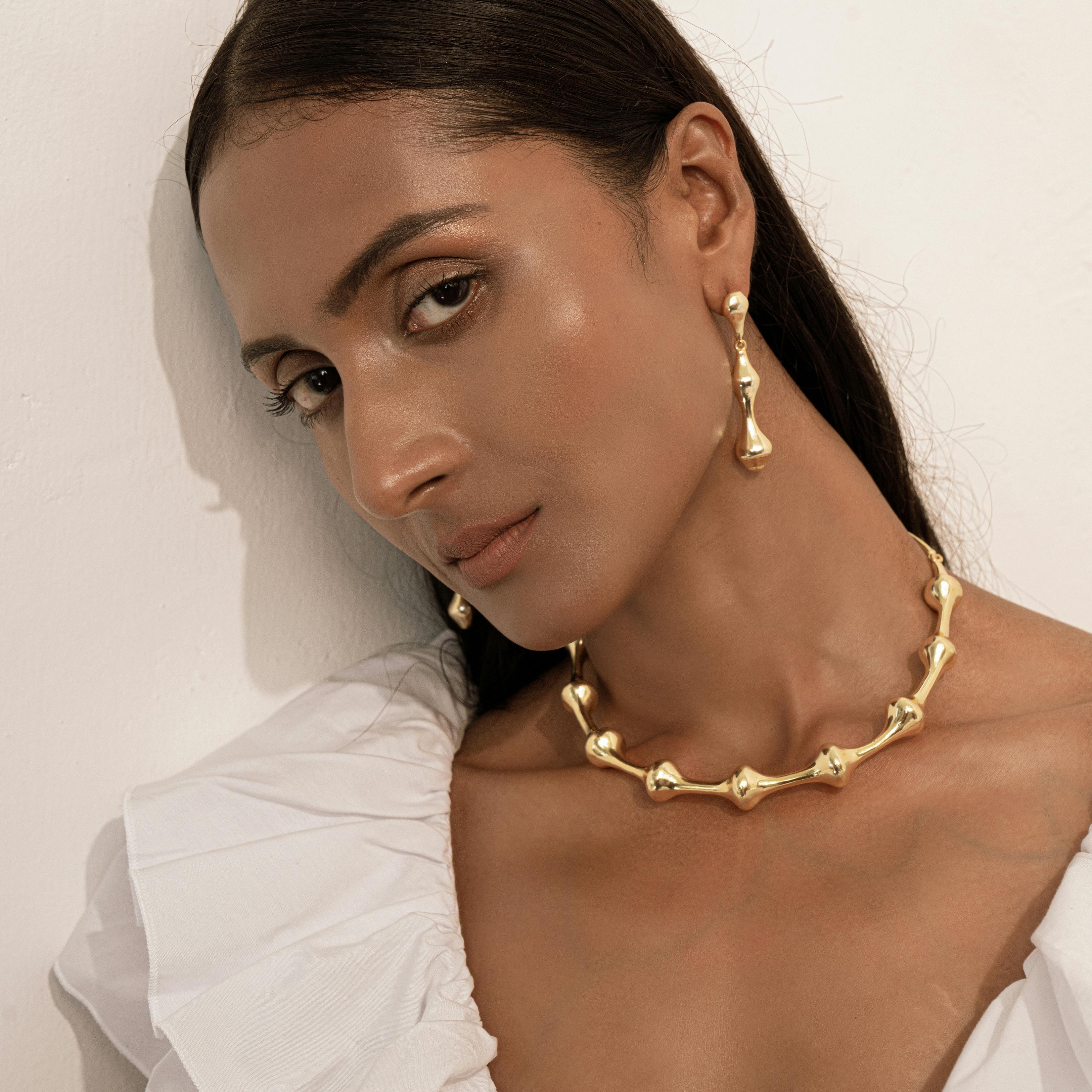 SYMPHONY CHOKER - GOLD TONE, a product by Equiivalence