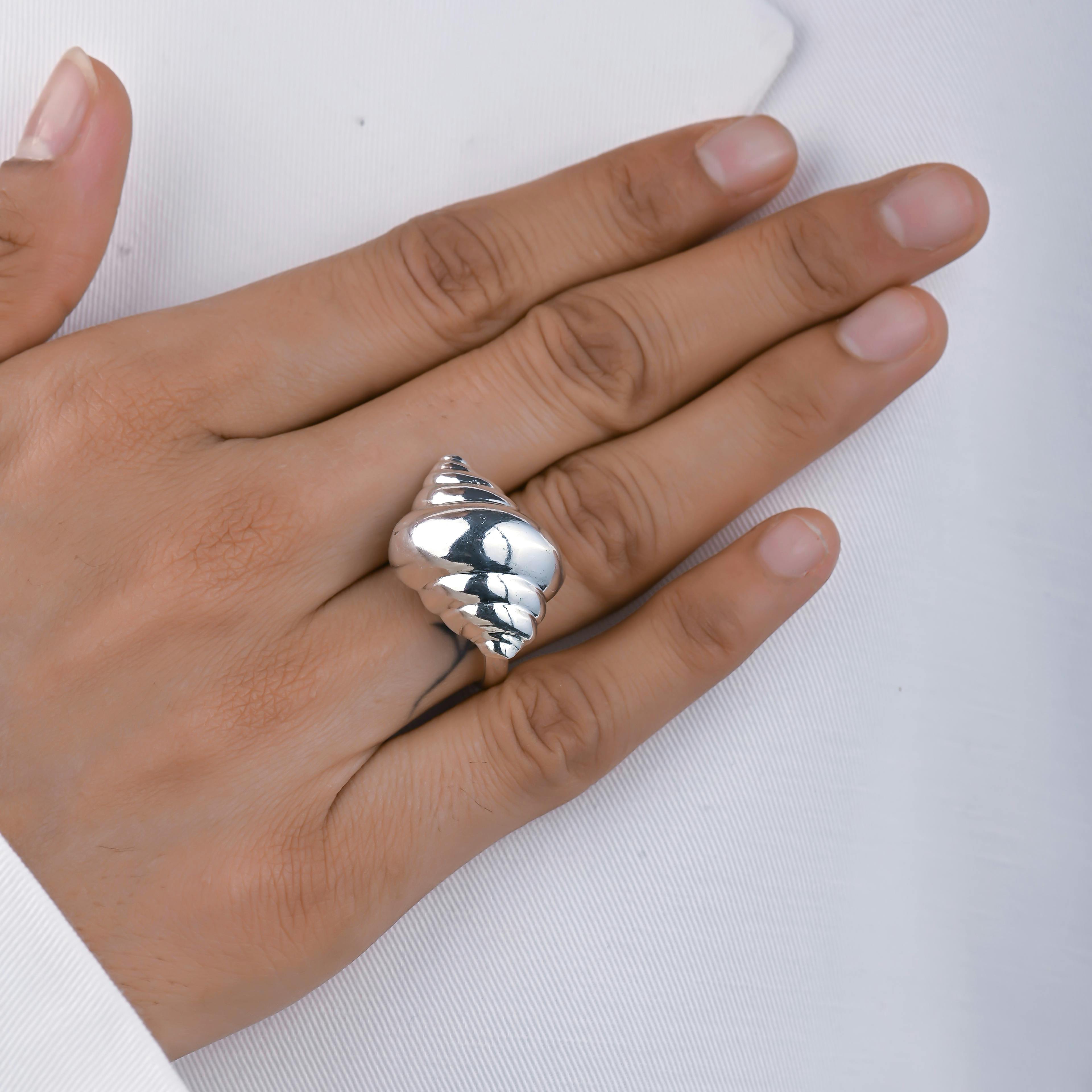 Thumbnail preview #1 for TULIP SHELL RING SILVER TONE 