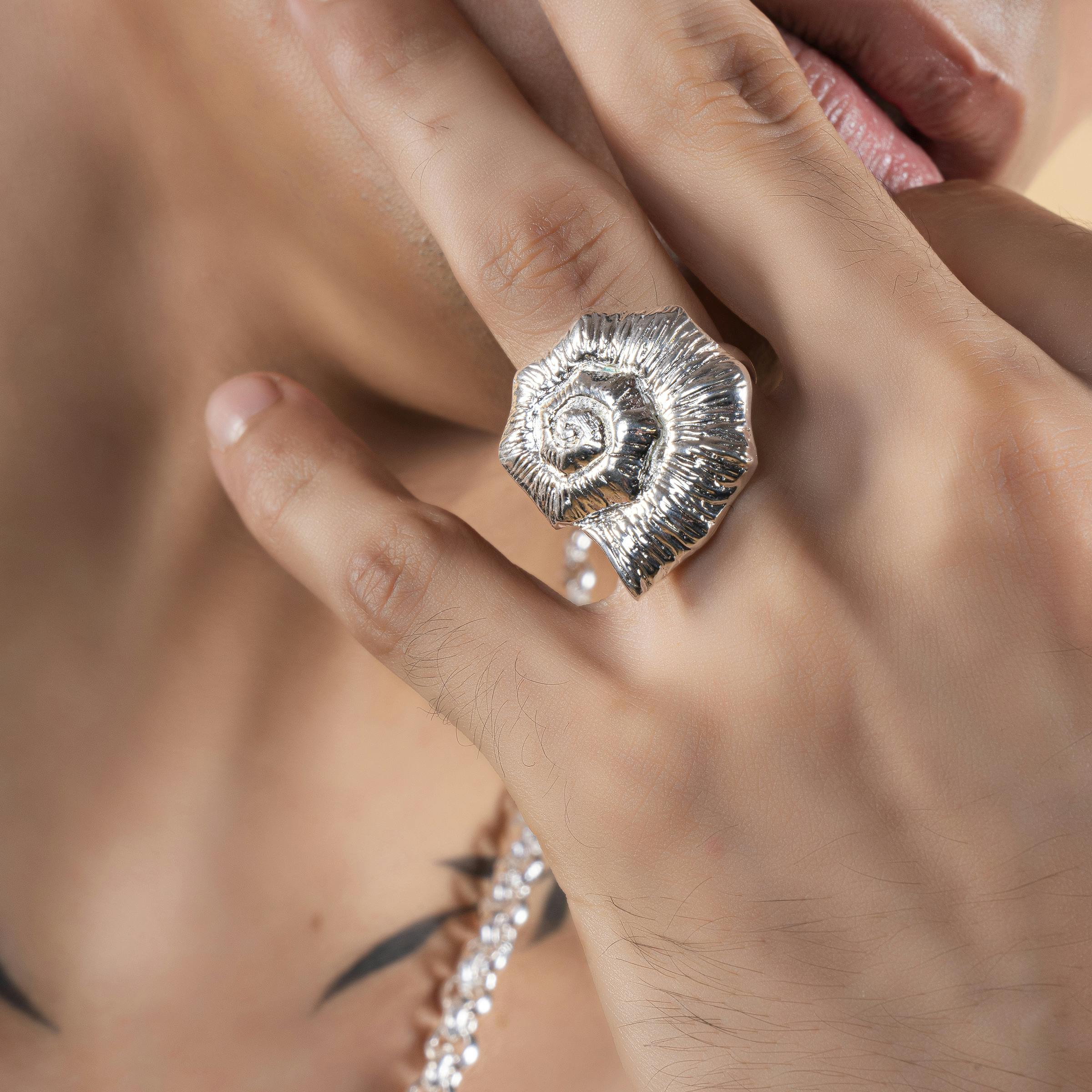 Thumbnail preview #2 for KNOBBED WHELK RING SILVER TONE