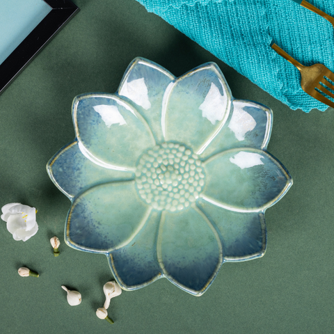Dual Tone Blue Color Flower-Shaped Platter, a product by The Golden Theory