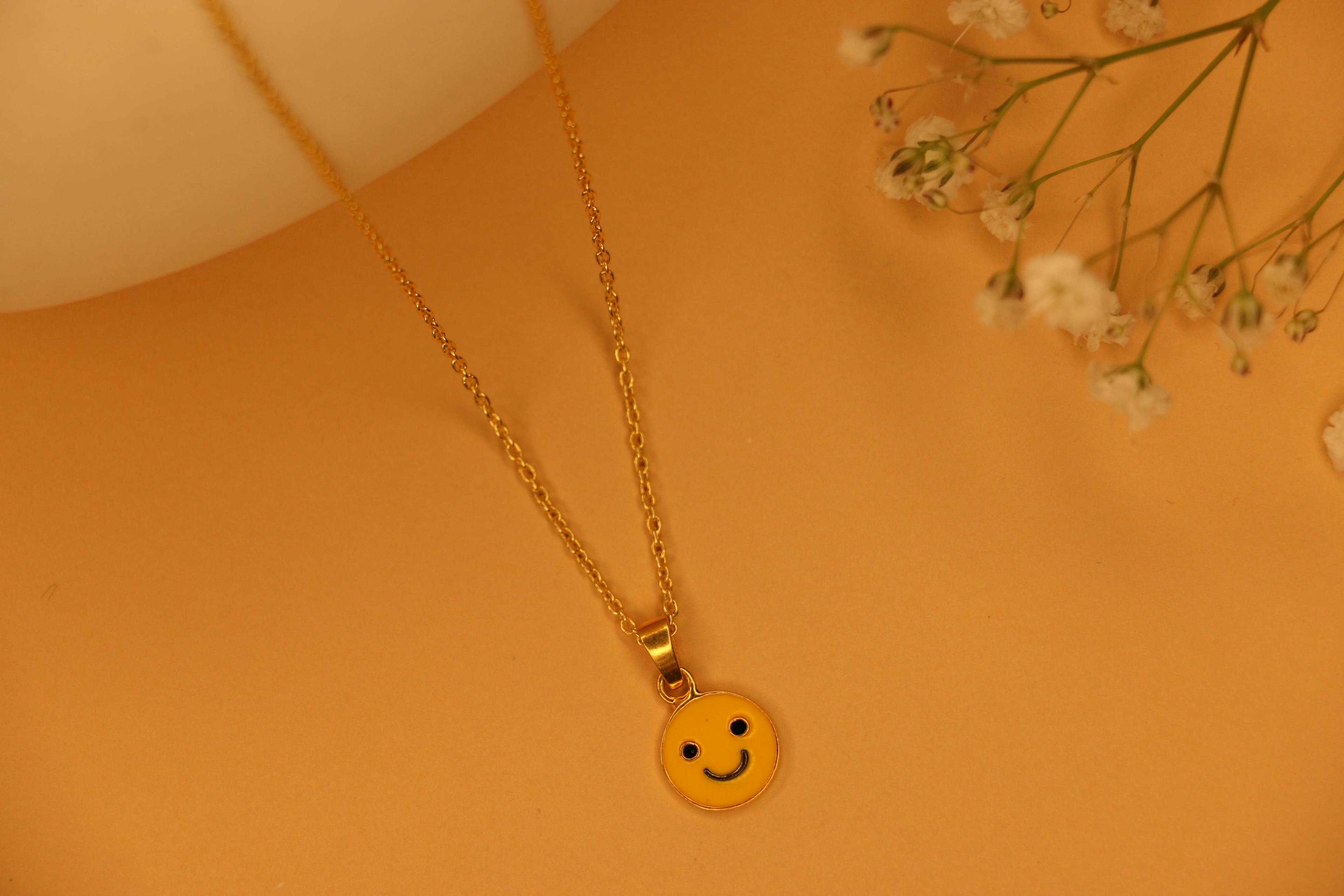 Thumbnail preview #1 for Smiley charm necklace