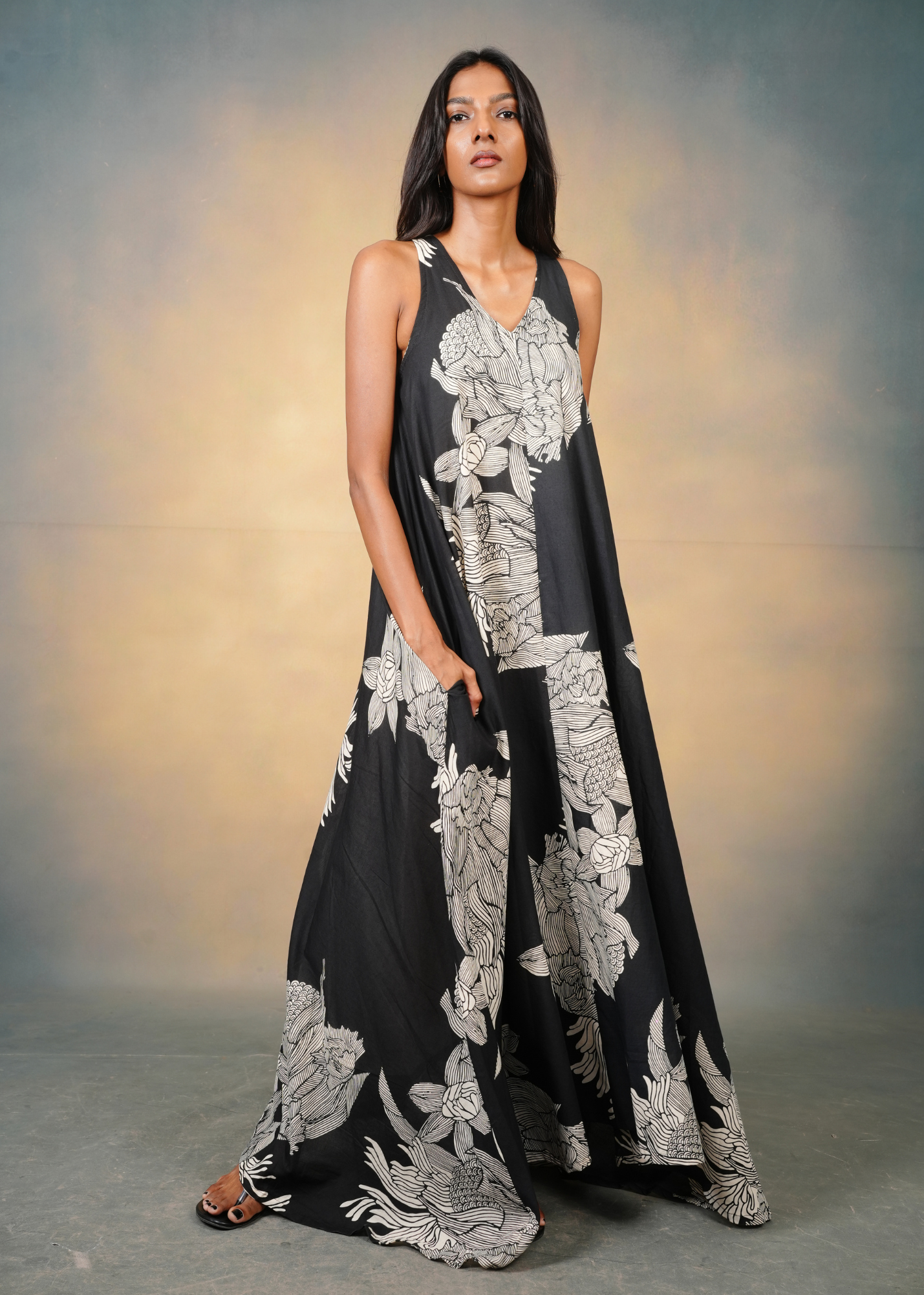Sud de l'Inde Dress - Black Satori, a product by Azurina