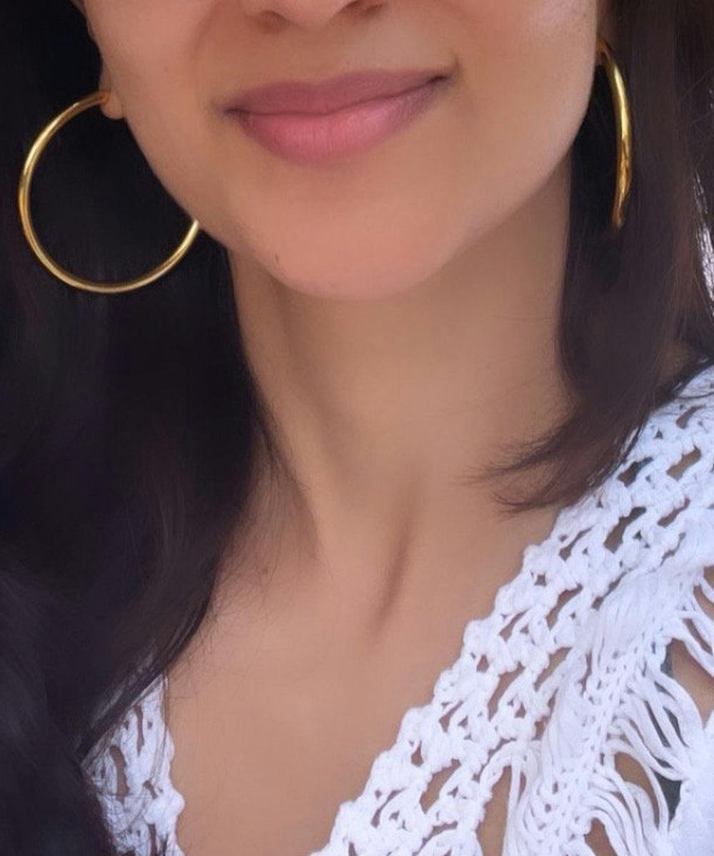 Thumbnail preview #4 for Nishka Lulla Wearing Gold Oro Hoops