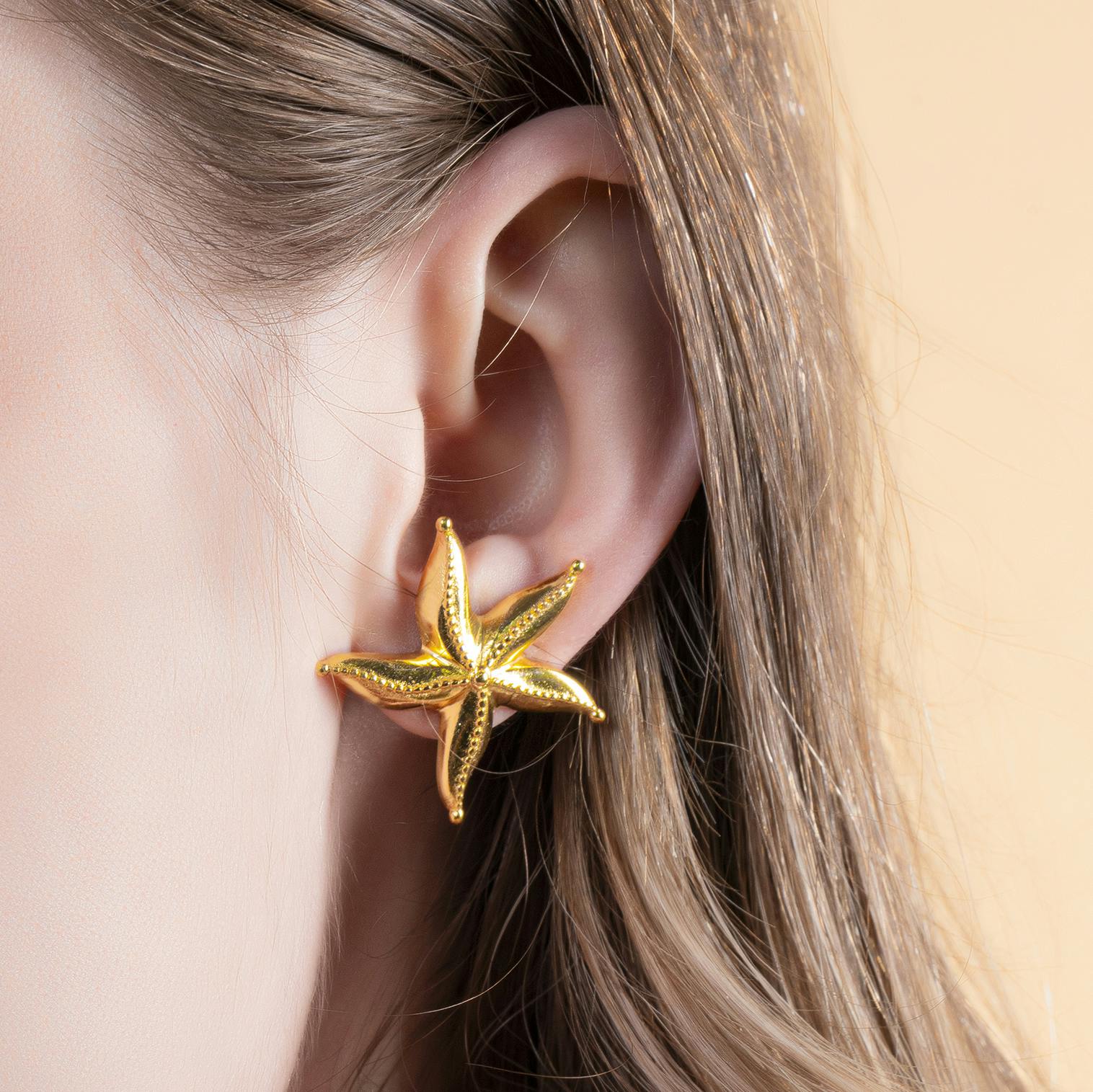 Thumbnail preview #1 for SEA STAR STUDS GOLD TONE 