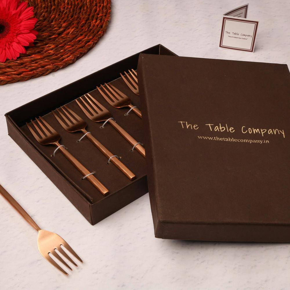 Thumbnail preview #1 for The Classic Rose Gold Cutlery - Set of 30