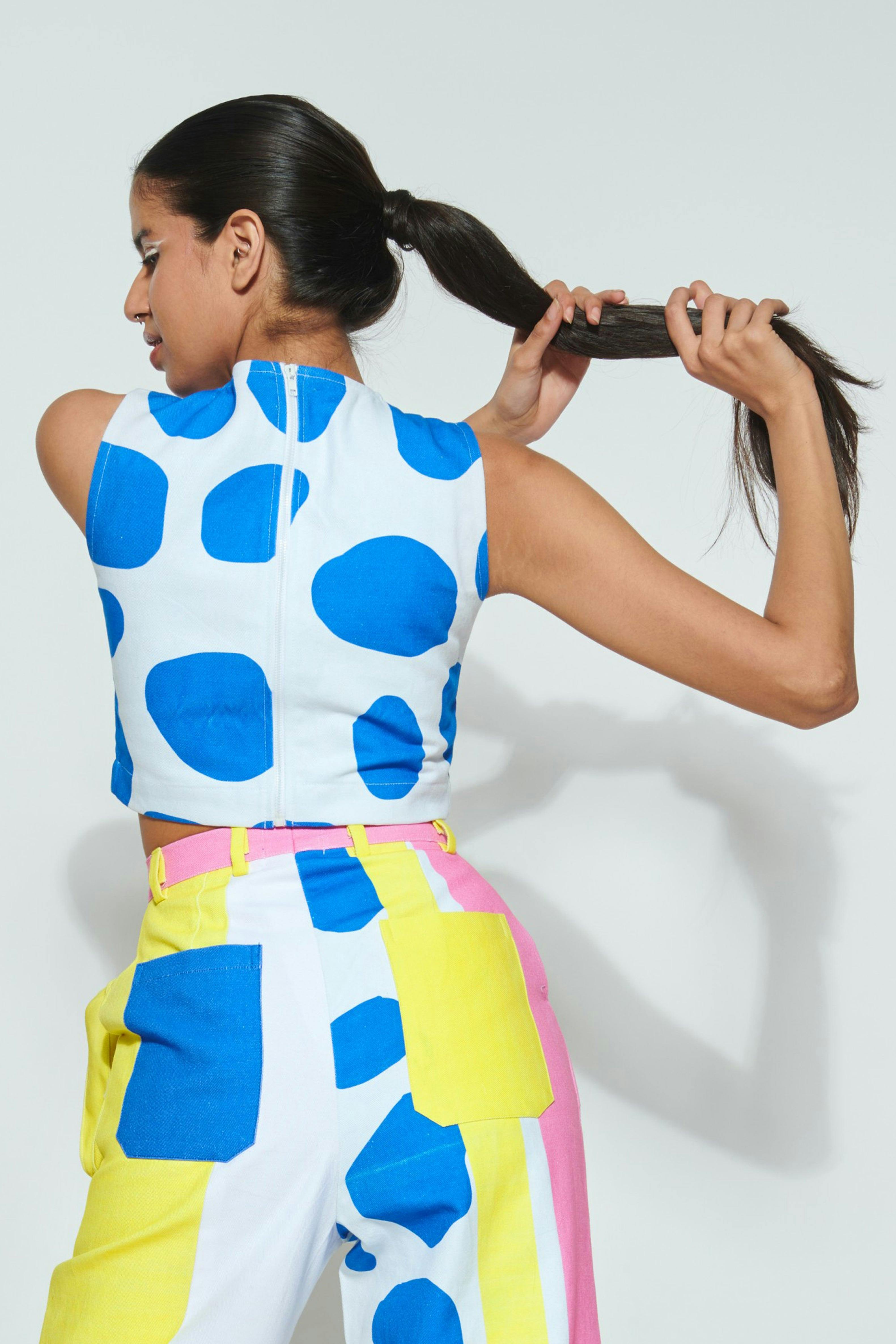 HIGH GIRAFFE CROP TOP - PART OF SET, a product by Sazo