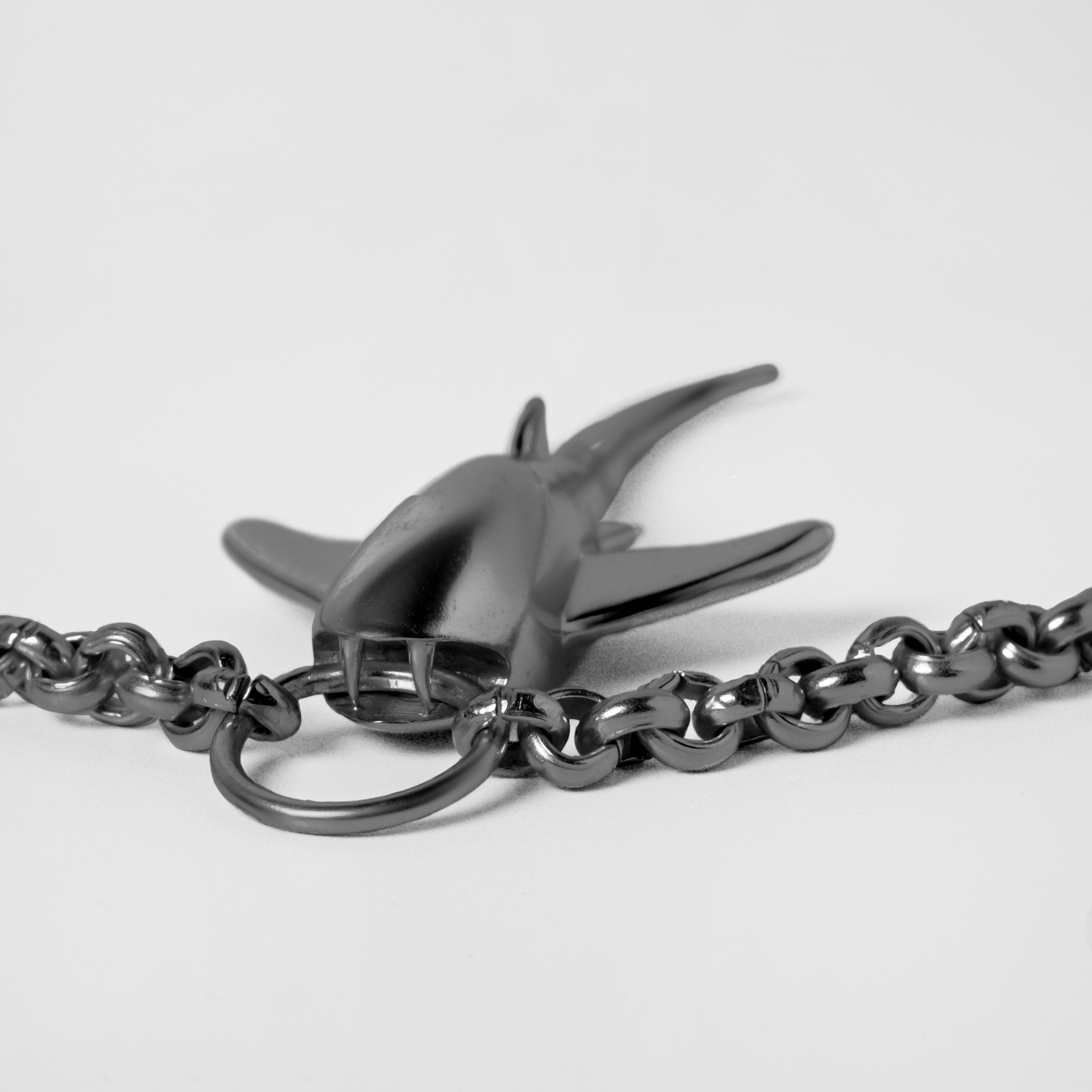 Thumbnail preview #1 for SHARK NECKLACE CHROME TONE 