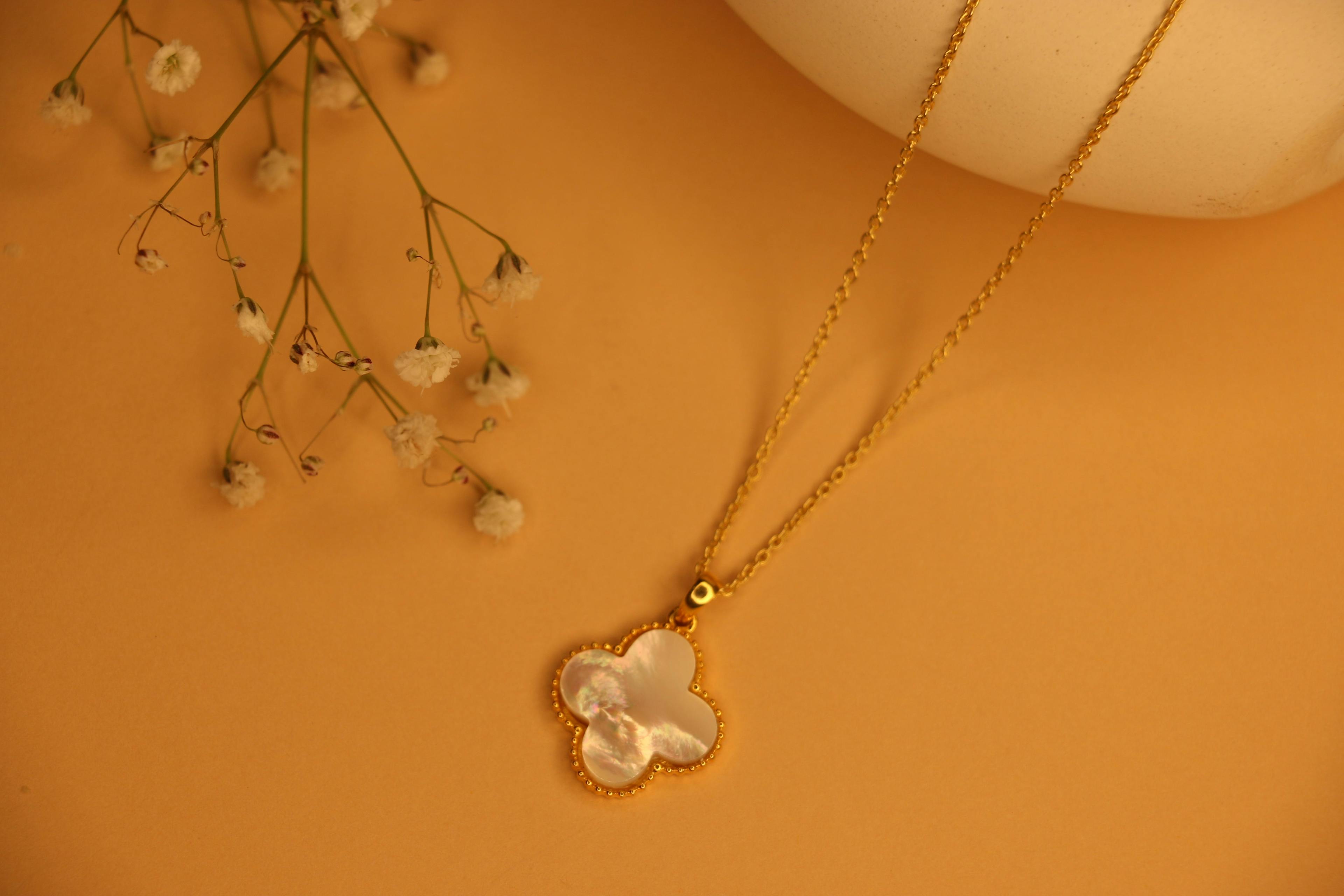 Thumbnail preview #3 for Mop charm clover necklace