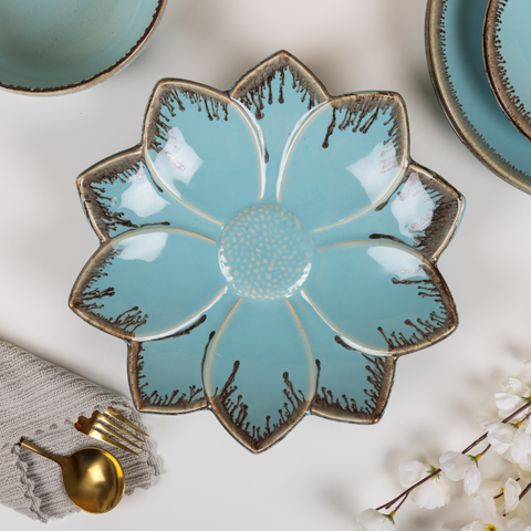 Thumbnail preview #4 for Blue Color Flower-Shaped Platter with Brown Drops Border