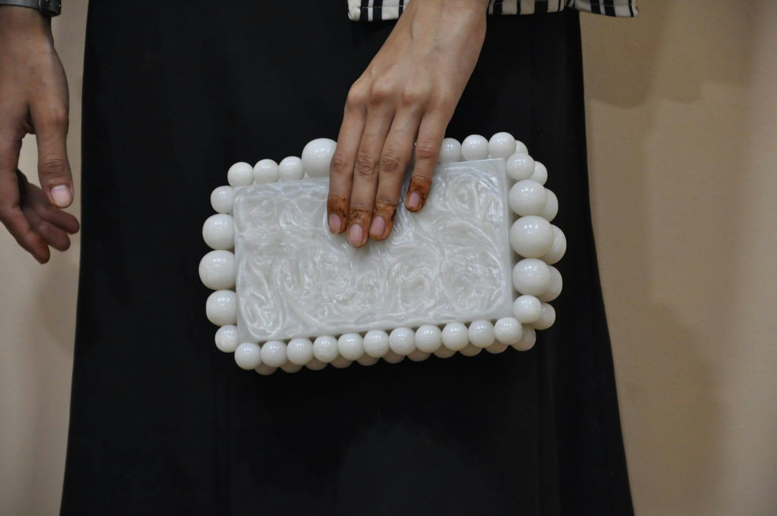 The POSH Pearly Clutch, a product by Clutcheeet