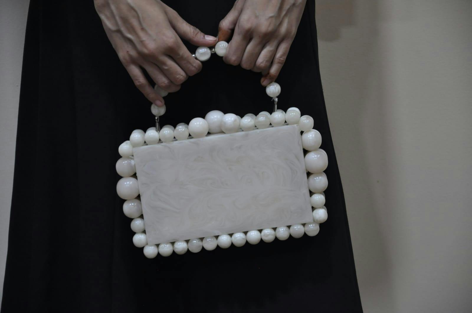 Thumbnail preview #3 for The POSH Pearly Clutch