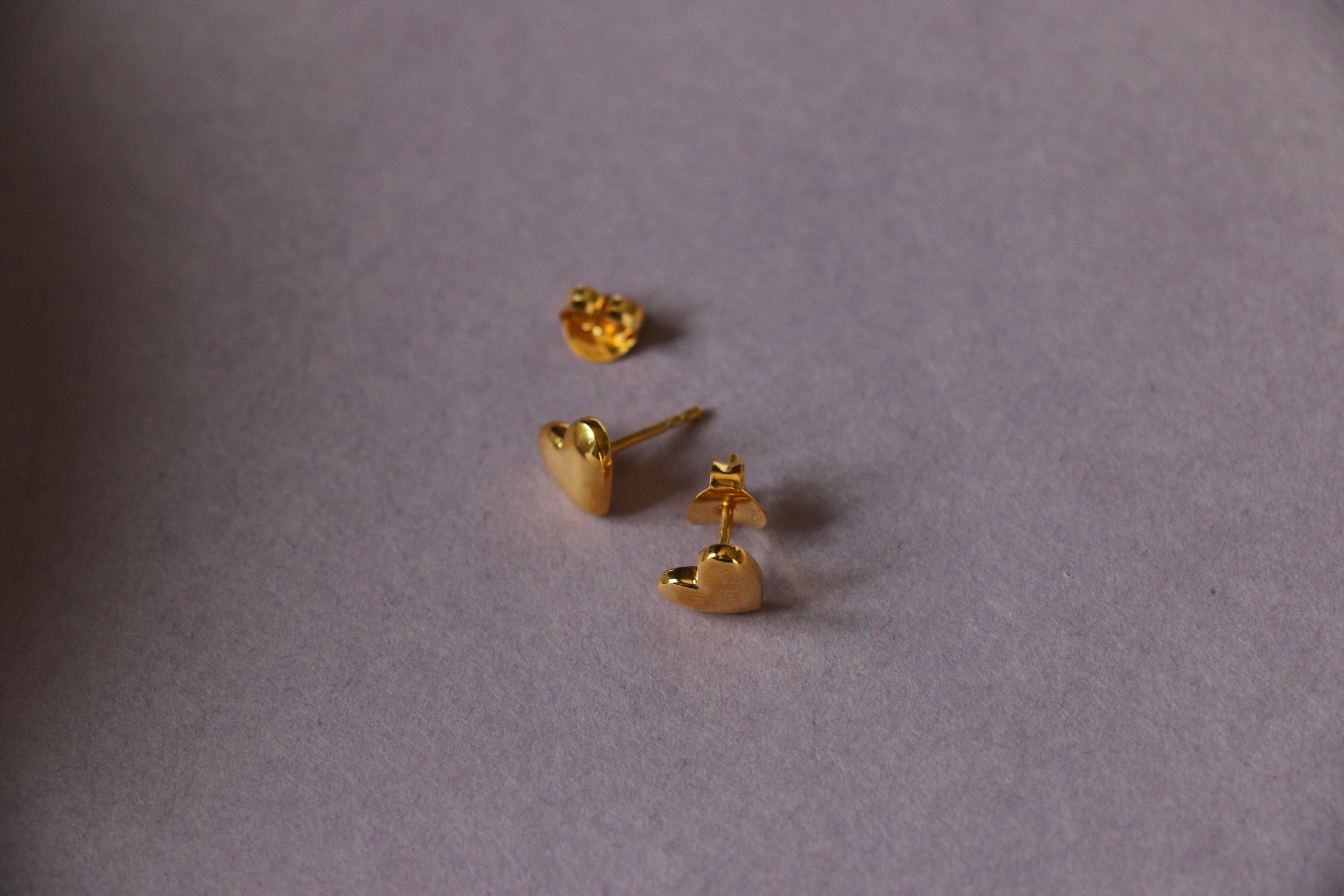 Thumbnail preview #2 for Glossy heart ear studs