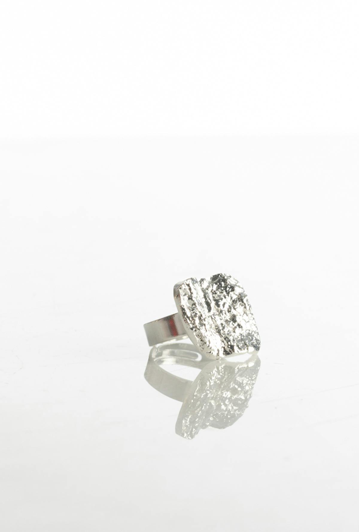 Thumbnail preview #2 for Oak Square Ring