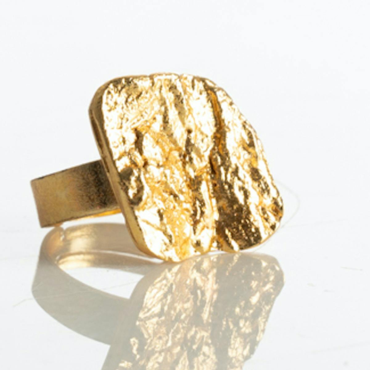 Thumbnail preview #1 for Oak Square Ring